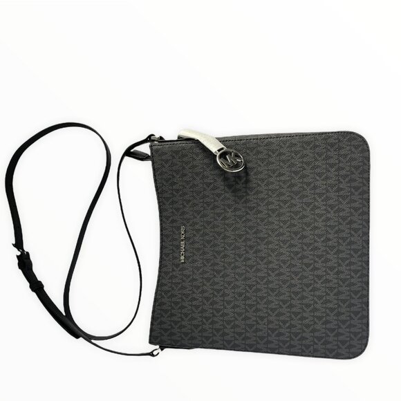 Michael Kors Jet Set Travel Black Crossbody bag